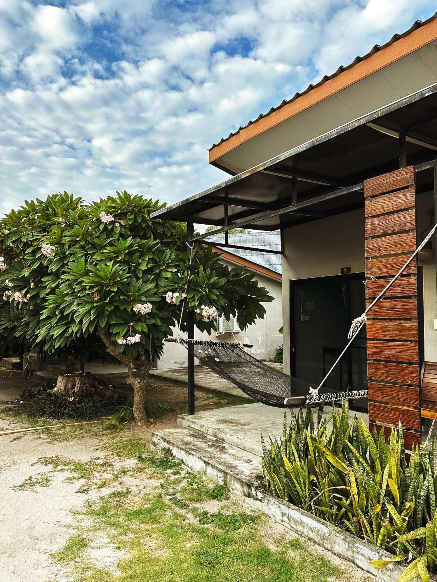 The Cosy Sunset Beach Resort & Restaurant Thongsala Exterior foto
