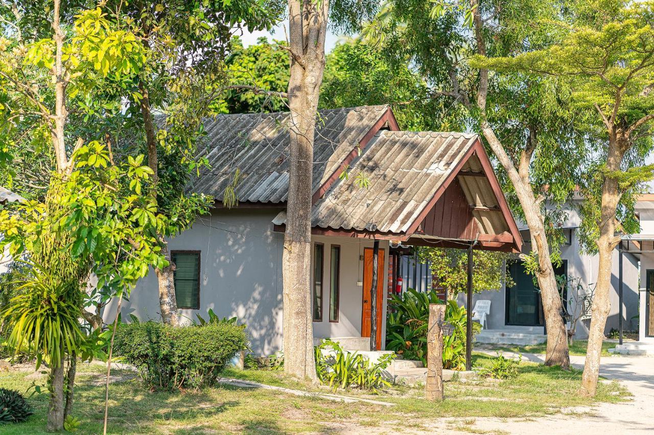 The Cosy Sunset Beach Resort & Restaurant Thongsala Exterior foto